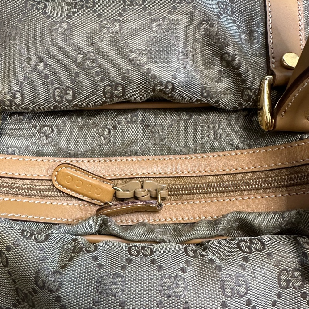 Gucci Brown Monogram Travel Bag - Picture 4 of 16